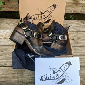  Freebird BY STEVEN TRUCE LEATHER ANKLE BOOTIE